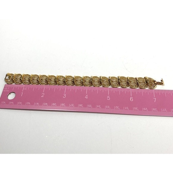 Monet Bracelet Linked Gold Tone 7” Estate Jewelry - Picture 12 of 12
